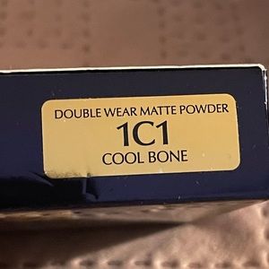 Estée Lauder Double Wear - 1C1 COOL BONE
Stay-in-Place Matte Powder Foundation